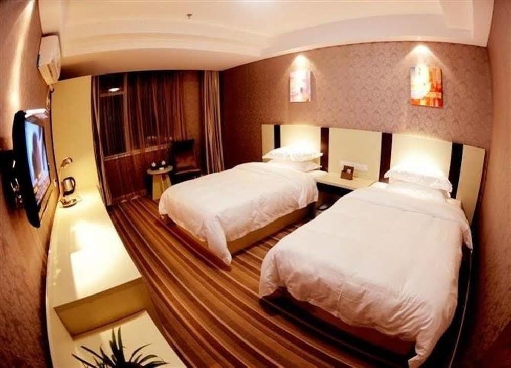 Ronghe Holiday Hotel Shiyan  Bagian luar foto