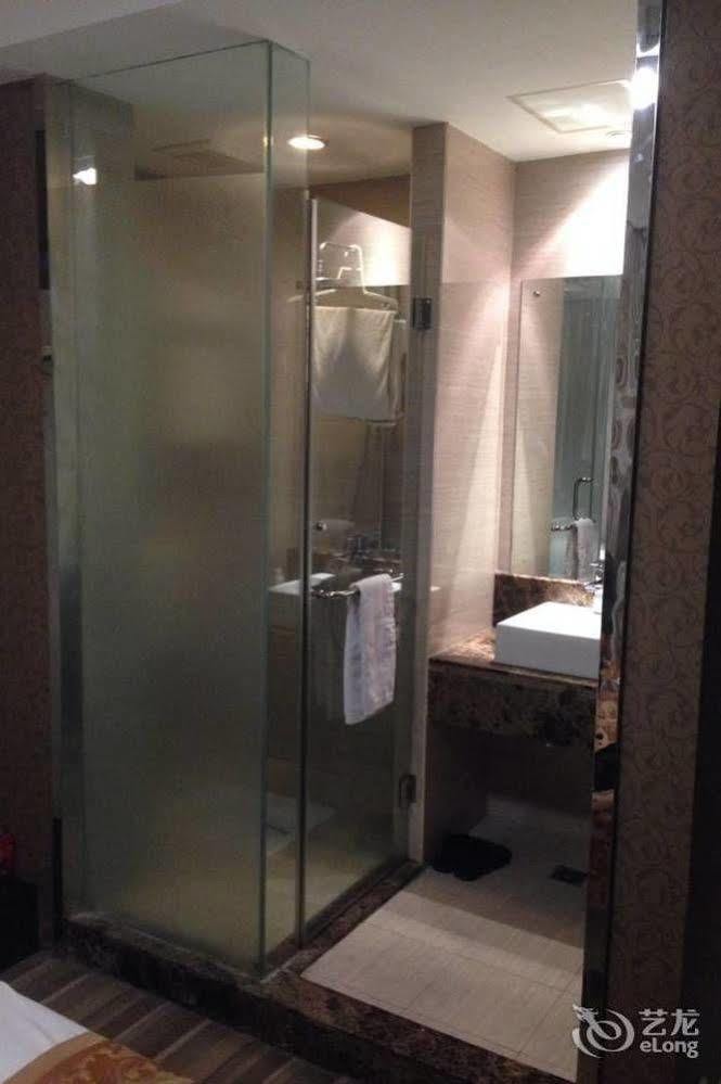 Ronghe Holiday Hotel Shiyan  Bagian luar foto