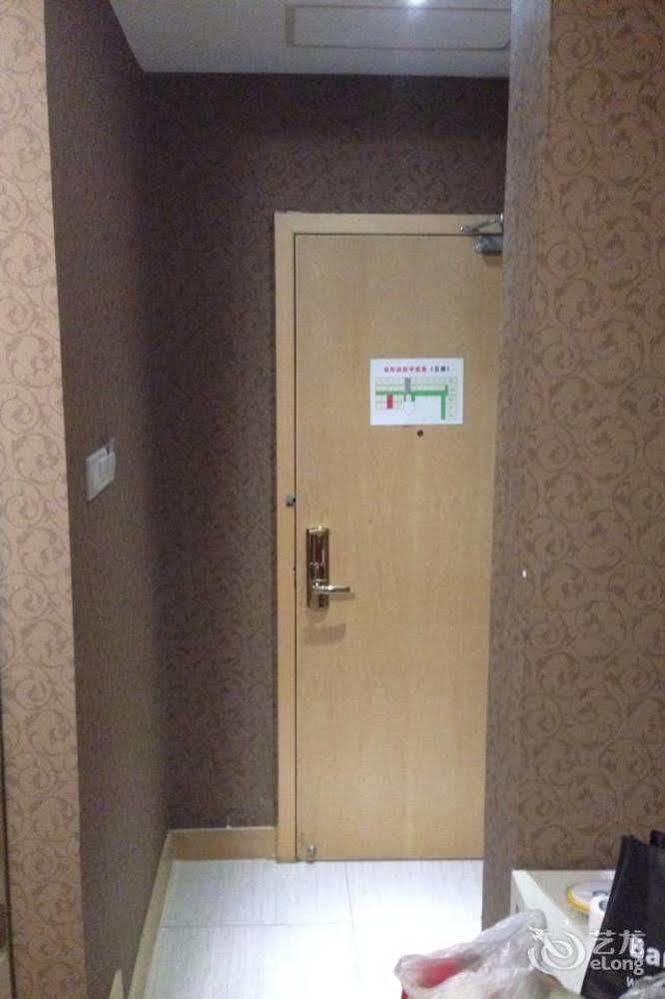 Ronghe Holiday Hotel Shiyan  Bagian luar foto