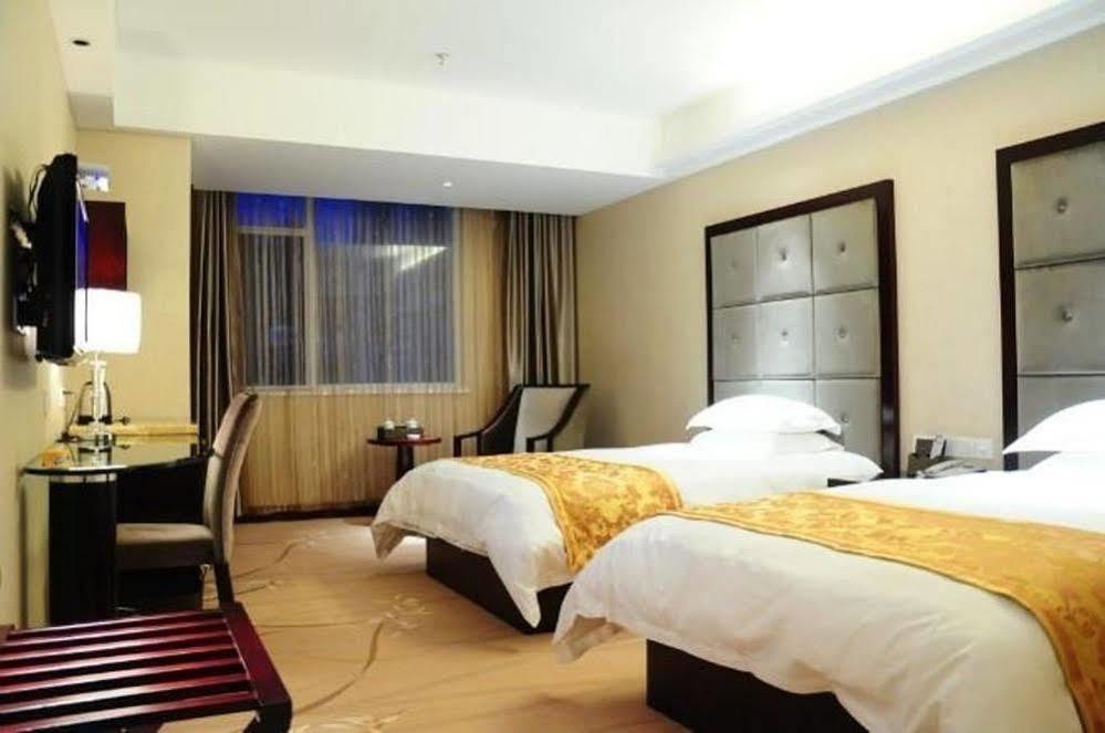 Ronghe Holiday Hotel Shiyan  Bagian luar foto