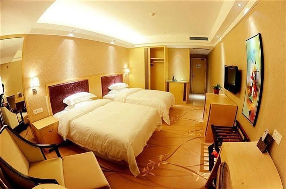 Ronghe Holiday Hotel Shiyan  Bagian luar foto